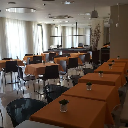 מלון Fenicius Charme 3*